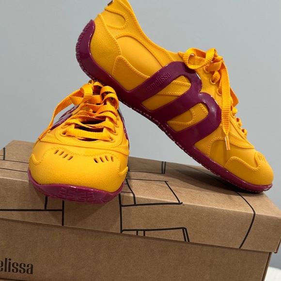 NWTB Melissa One of A Kind โMotionโ Yellow and Purple Rubber Sneakers. Size 9US - Picture 7 of 10